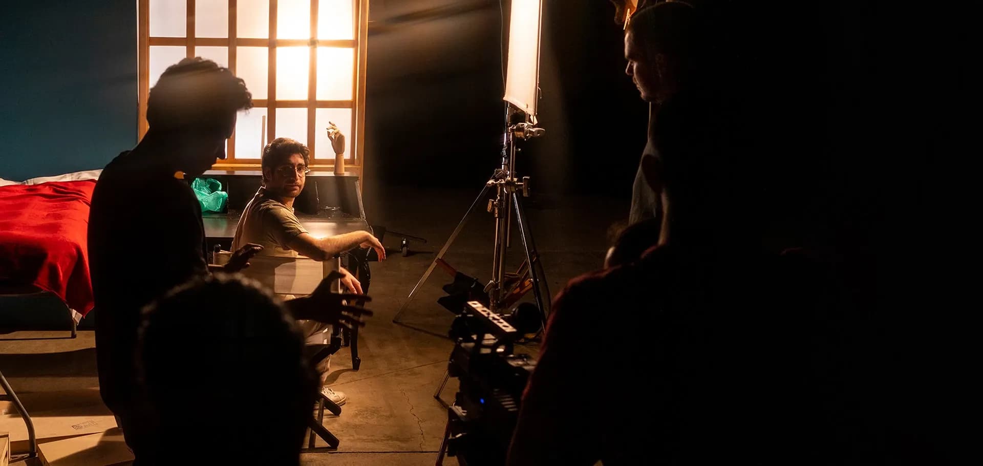 Alumnos en ensayo en el foro de producción Audiovisual en la IBERO.